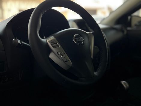 Nissan VERSA SV 1.6 16V FlexStart 4p Mec.