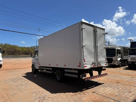 MERCEDES-BENZ 710/ 710 Plus 2p (diesel)