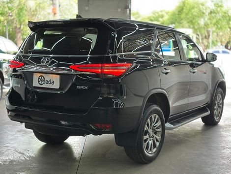 Toyota Hilux SW4 SRX 4x4 2.8 TDI 16V Dies. Aut.