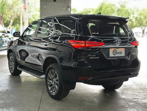 Toyota Hilux SW4 SRX 4x4 2.8 TDI 16V Dies. Aut.