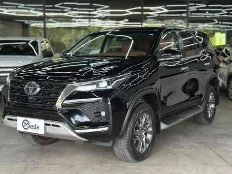 Toyota Hilux SW4 SRX 4x4 2.8 TDI 16V Dies. Aut.