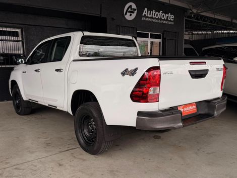Toyota Hilux CD 4x4 2.8 Diesel Mec.
