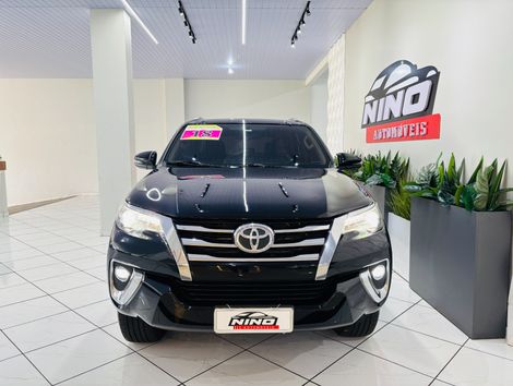 Toyota Hilux SW4 SRX 4x4 2.8 TDI 16V Dies. Aut.