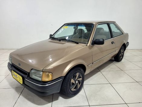 Ford Escort GL 1.6i / 1.6