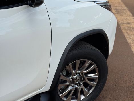 Toyota Hilux SW4 SRV 4x2 2.7 Flex 16V Aut.