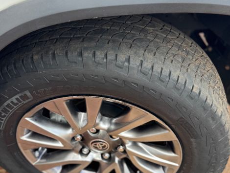 Toyota Hilux SW4 SRV 4x2 2.7 Flex 16V Aut.