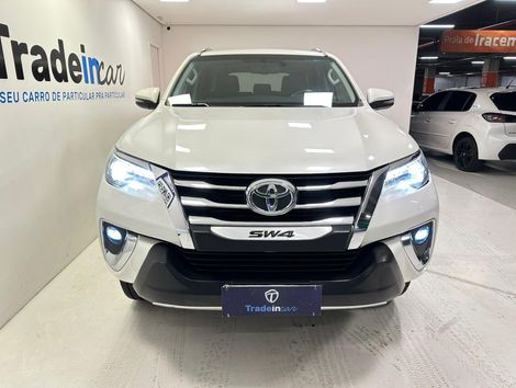 Toyota Hilux SW4 SRX 4x4 2.8 TDI 16V Dies. Aut.