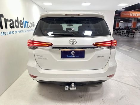 Toyota Hilux SW4 SRX 4x4 2.8 TDI 16V Dies. Aut.