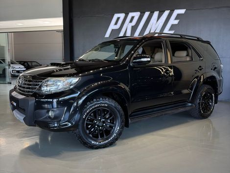 Toyota Hilux SW4 SRV D4-D 4x4 3.0 TDI Dies. Aut