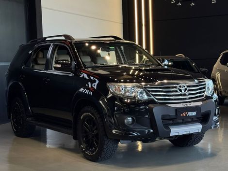 Toyota Hilux SW4 SRV D4-D 4x4 3.0 TDI Dies. Aut