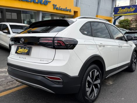VolksWagen Nivus Highline 1.0 200 TSI Flex Aut.