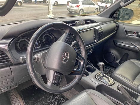 Toyota Hilux CD SRX 4x4 2.8 TDI 16V Diesel Aut.