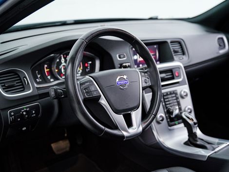 Volvo V60 T-4 MOMENTUM 2.0 190cv 5p