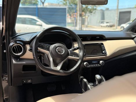 Nissan KICKS SL 1.6 16V FlexStar 5p Aut.
