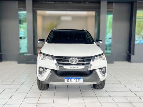 Toyota Hilux SW4 SR 4x2 2.7/ 2.7 Flex 16V Aut.