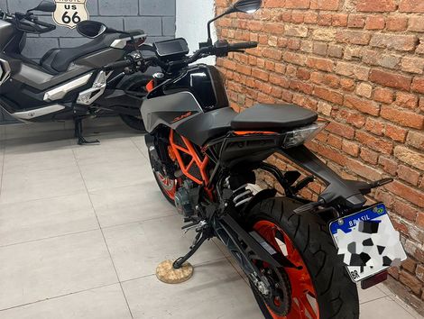 KTM DUKE 390