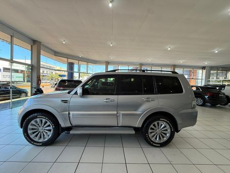 Mitsubishi Pajero HPE Full 3.2 4x4 T.I.Dies. 5p Aut