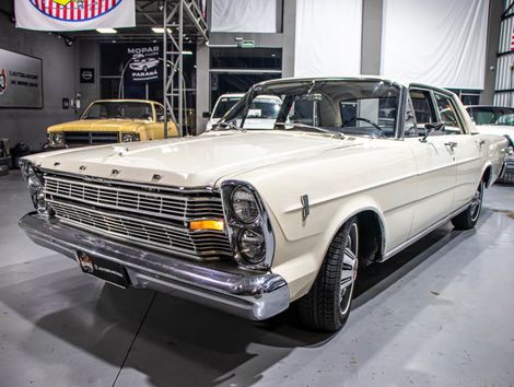 Ford GALAXIE 500