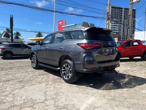 Toyota Hilux SW4 SRX Plat. 4x4 2.8 TB Die. Aut.