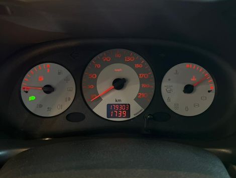 Renault Clio Hi-Flex 1.0 16V 5p