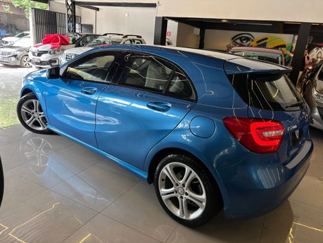 Mercedes Classe A 200 1.6 TB 16V Style 156cv Aut.