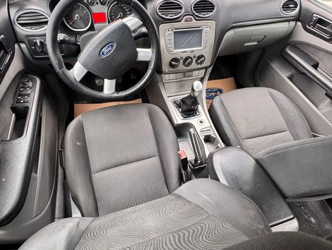 Ford Focus 1.6 S/SE/SE Plus Flex 8V/16V  5p