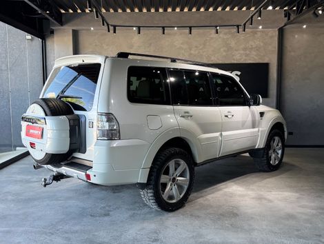 Mitsubishi Pajero HPE Full 3.2 4x4 T.I.Dies. 5p Aut