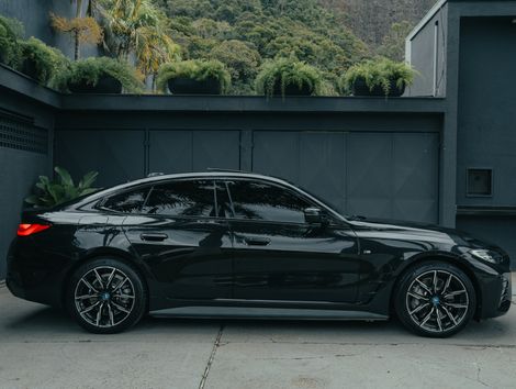 BMW i4 e-Drive 35 M Sport (Elétrico)