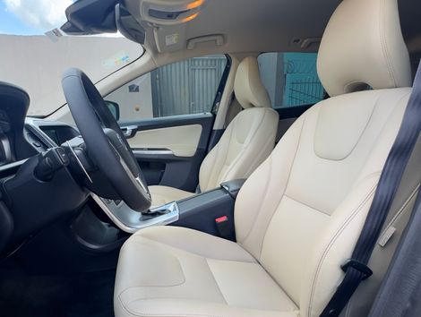Volvo XC 60 D-5 KINETIC 2.4 AWD Diesel 5p