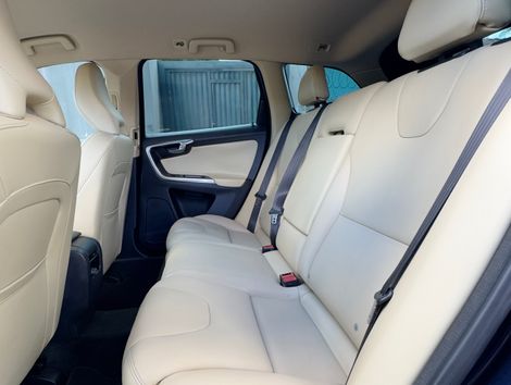Volvo XC 60 D-5 KINETIC 2.4 AWD Diesel 5p