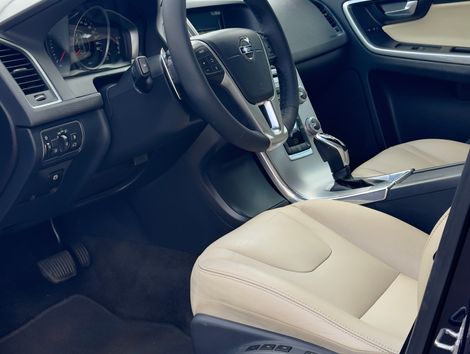 Volvo XC 60 D-5 KINETIC 2.4 AWD Diesel 5p
