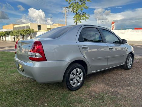 Toyota ETIOS XS Sedan1.5 Flex 16V 4p Mec.