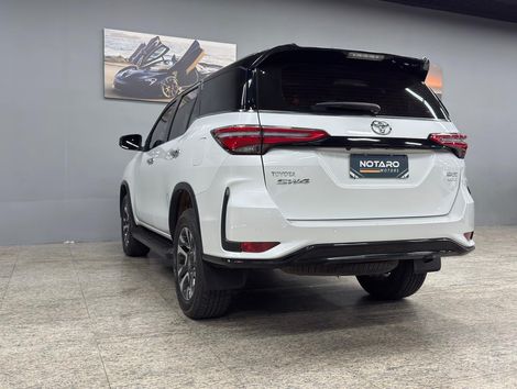 Toyota Hilux SW4 SRX Plat. 4x4 2.8 TB Die. Aut.