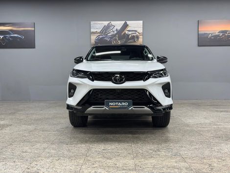 Toyota Hilux SW4 SRX Plat. 4x4 2.8 TB Die. Aut.