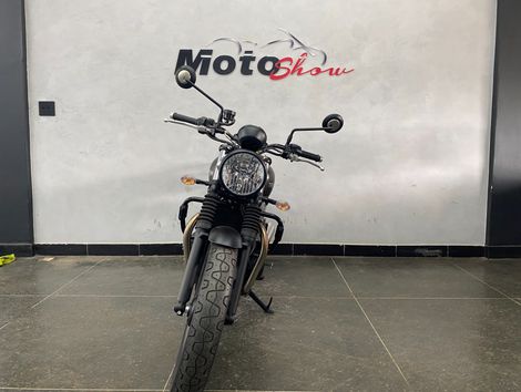 TRIUMPH STREET  TWIN 900cc