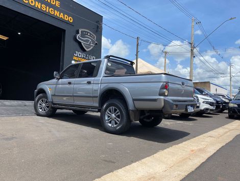 Mitsubishi L200 OUTDOOR HPE 2.5 4x4 CD T.Dies. Mec.
