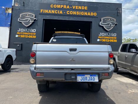 Mitsubishi L200 OUTDOOR HPE 2.5 4x4 CD T.Dies. Mec.