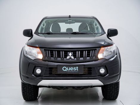 Mitsubishi L200 Tri. Outd. GLX 2.4 CD 4x4 Die. Mec.