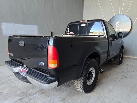 Ford F-250 XLT 3.9 4x2 Diesel TB