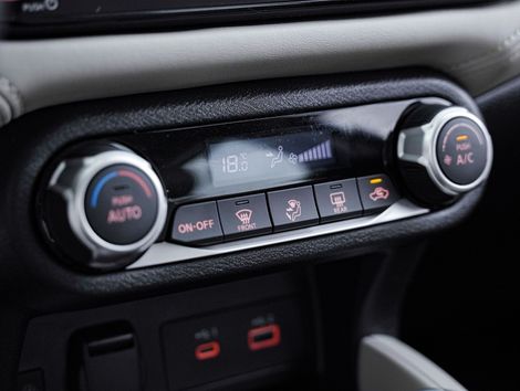 Nissan VERSA Exclusive 1.6 16V Flex Aut.