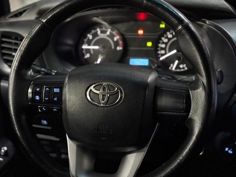 Toyota Hilux CD 4x4 2.8 Diesel Mec.