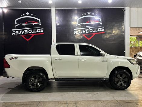 Toyota Hilux CD 4x4 2.8 Diesel Mec.