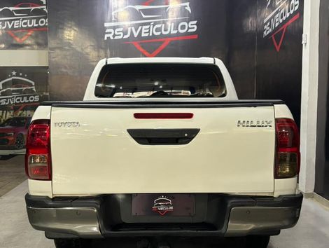Toyota Hilux CD 4x4 2.8 Diesel Mec.