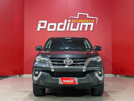 Toyota Hilux SW4 SRX 4x4 2.8 TDI 16V Dies. Aut.