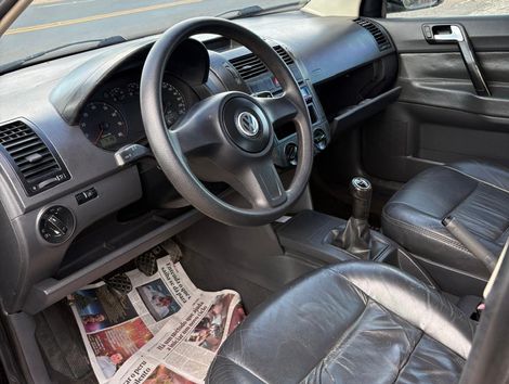 VolksWagen Polo Sedan 1.6 Mi Total Flex 8V 4p