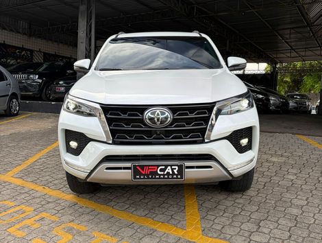 Toyota Hilux SW4 SRX 4x4 2.8 TDI 16V Dies. Aut.