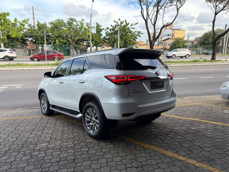 Toyota Hilux SW4 SRX 4x4 2.8 TDI 16V Dies. Aut.