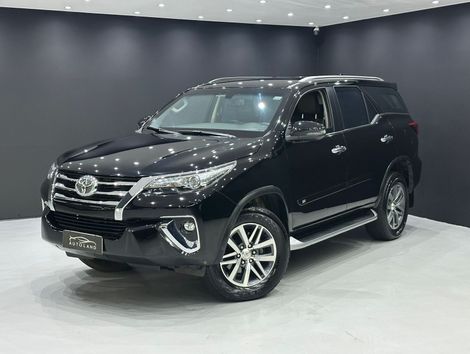 Toyota Hilux SW4 SRX 4x4 2.8 TDI 16V Dies. Aut.