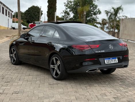 Mercedes CLA-250 2.0 16V TB Aut.