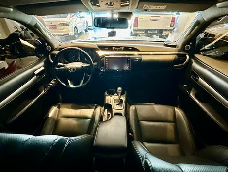 Toyota Hilux SW4 SRV D4-D 4x4 3.0 TDI Dies. Aut